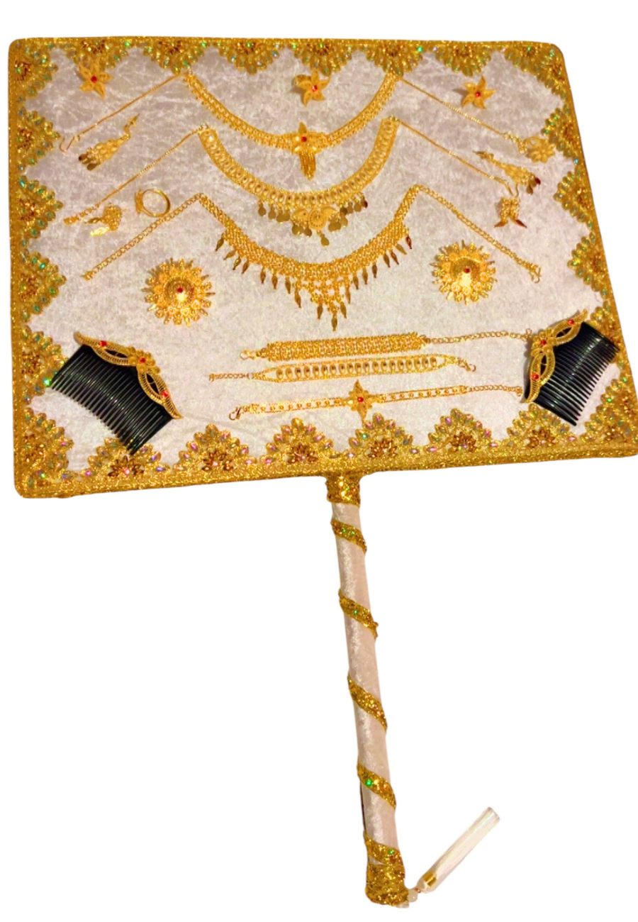 panneau +bijoux plaque or déjà fixé et emballé