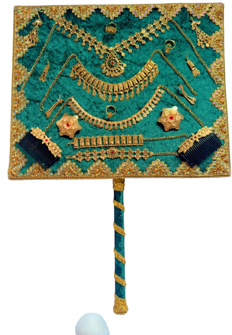 panneau +bijoux plaque or déjà fixé et emballé